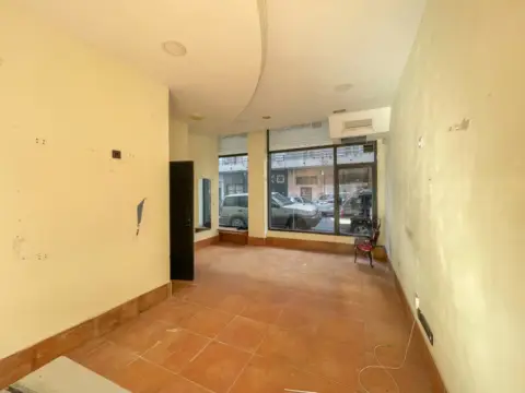 Local comercial en Luis de Uranzu Karrika, 1