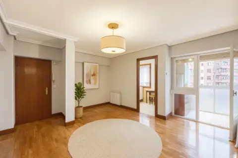 Piso en Luis de Uranzu Karrika, 3