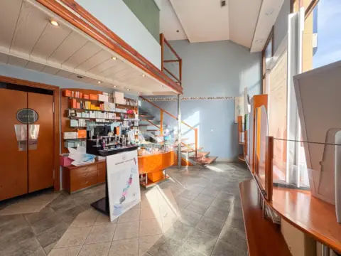 Local comercial en calle Fuenterrabia, 15