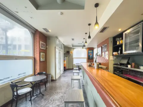 Local comercial en calle Lekaenea