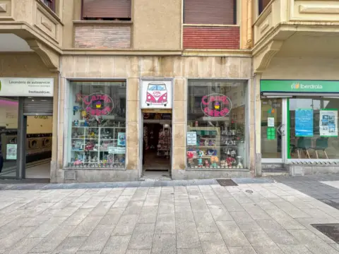 Local comercial en calle Fuenterrabia