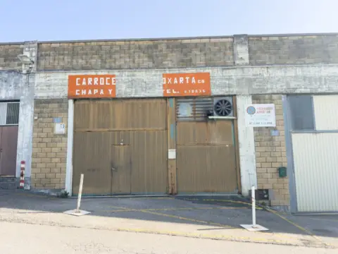 Almacén en calle de Burniola