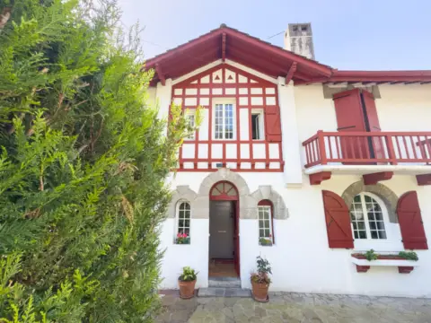 Casa en calle Behobie