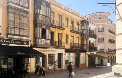 Edificio en calle Mayor, 16