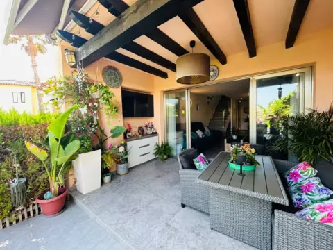 Chalet adosado en Carrer Roma
