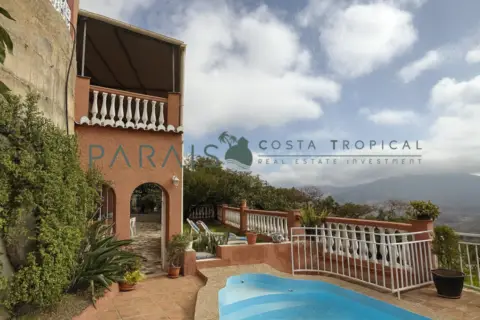 Casa rústica en calle del Rancho Río Verde, 1