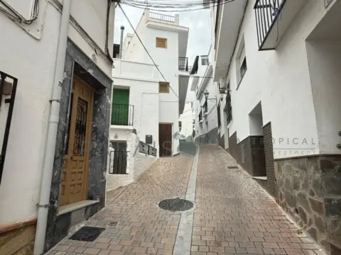 Edificio en calle Cargadero