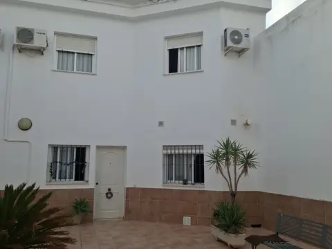 Casa en calle Amancio Renes, 1