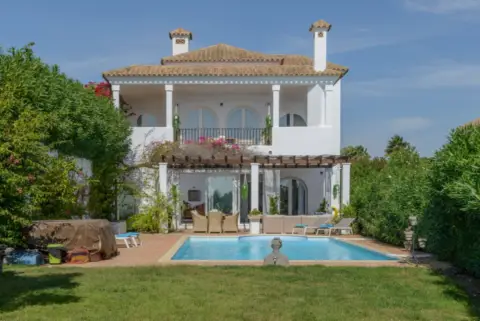 Chalet unifamiliar en Urbanización Laguna Golf