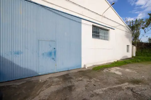 Nave comercial en calle de los Guijos, 98