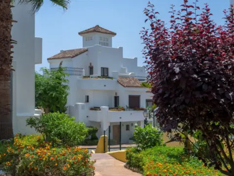 Casa adosada en Avenida del Golf, 1