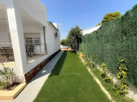 Chalet unifamiliar en Urbanización  Les Mallaes