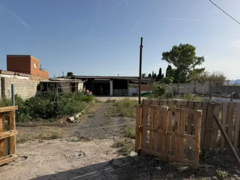 Terreno en calle Monte Altomira