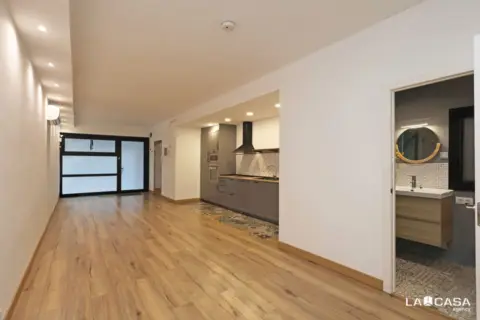Local comercial en Carrer d'Elkano