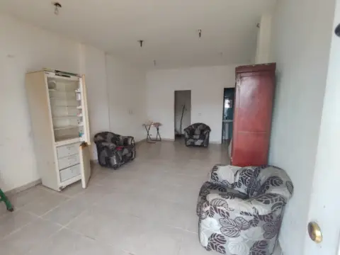 Local comercial en Carrer de Martínez de Tena, 32