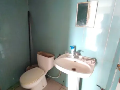 Local comercial en Carrer de Martínez de Tena, 32