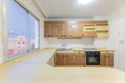 Piso en calle de Fernando 'El Católico', 1