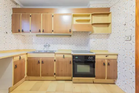 Piso en calle de Fernando 'El Católico', 1