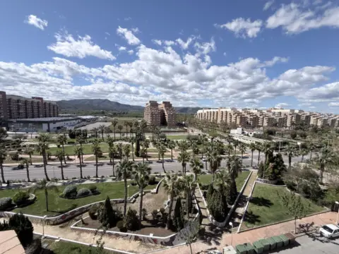 Apartamento en calle Amplaries, 37