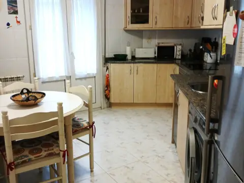 Piso en calle de Eskalantegi