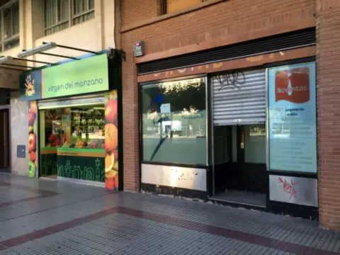 Local comercial en calle de la Virgen del Manzano