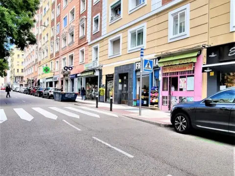 Piso en calle del Alcalde Sáinz de Baranda, 57