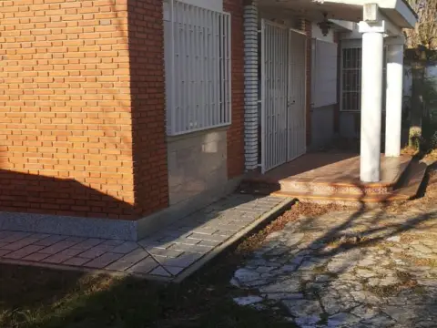 Chalet unifamiliar en calle Arroyo Molino