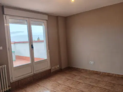 Piso en calle de Miguel Iscar