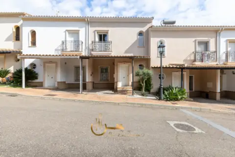 Chalet pareado en calle del Mirador