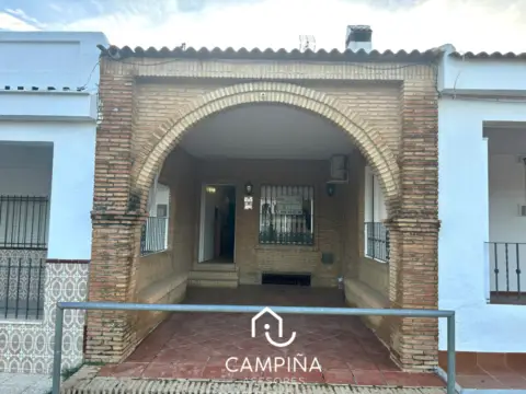 Casa en calle de la Virgen de la Cinta