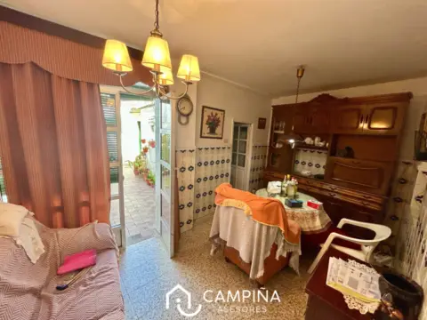 Casa en calle del Moguer, 25