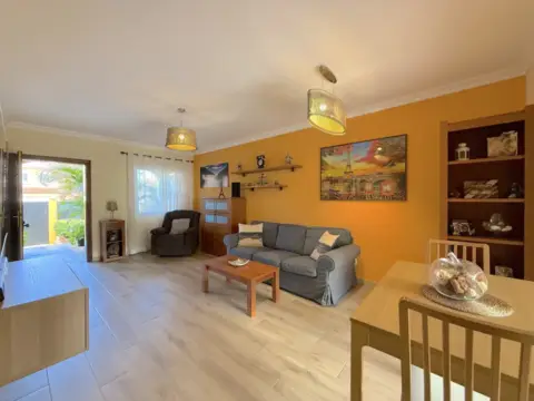 Chalet adosado en calle Tejar, 19