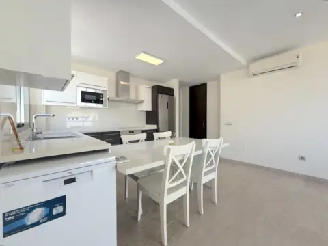 Dúplex en Avenida del Tres de Mayo