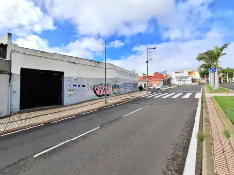 Nave industrial en Avenida de los Menceyes