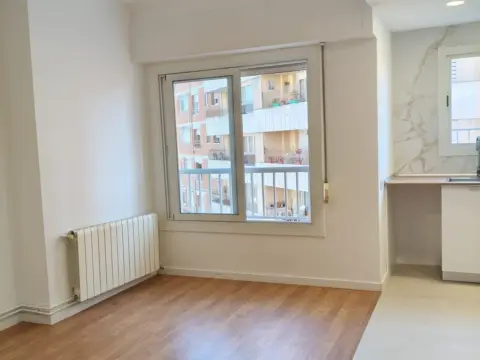 Piso en Carrer de la Poetessa Caparà