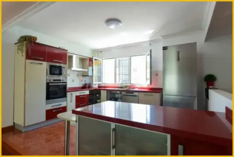 Chalet adosado en calle Adeje