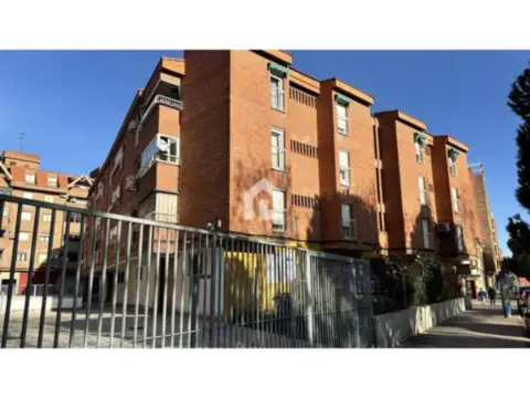 Piso en calle de los Reyes Católicos