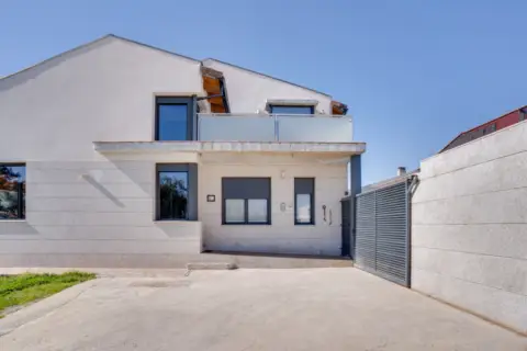 Chalet en calle de Palencia in Candeleda · Candeleda