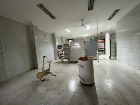 Local comercial en calle de la Almedina