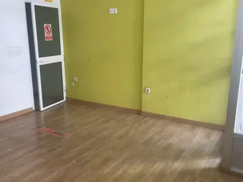 Local comercial en calle del Bronce