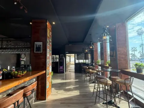 Local comercial en calle Princesa