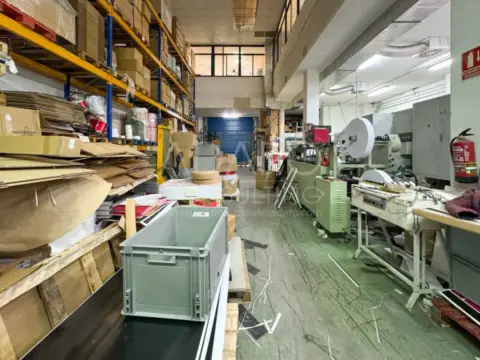 Nave industrial en calle de San Erasmo