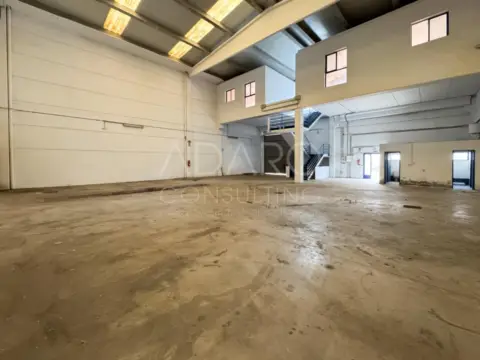 Nave industrial en calle de Tormes