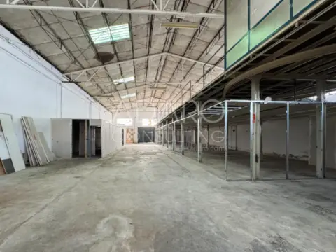 Nave industrial en calle del Estaño