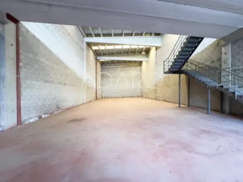 Nave industrial en calle de Nitra