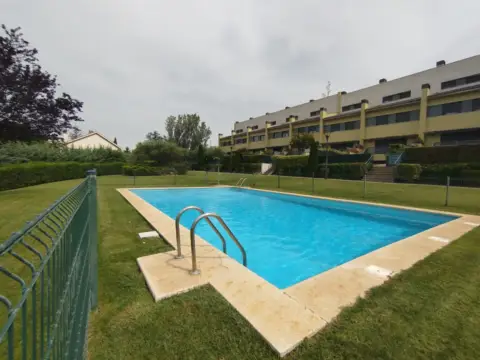 Chalet adosado en calle Hijas de La Caridad