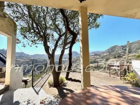 Chalet rústico en Lugar los Corrales