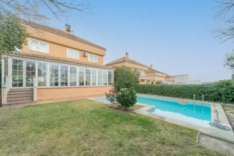 Chalet en Avenida de Valdelacea
