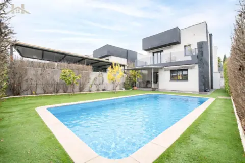 Chalet unifamiliar en calle de Tarragona