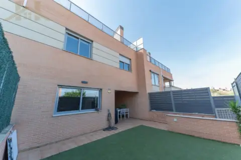 Chalet adosado en calle de Rota